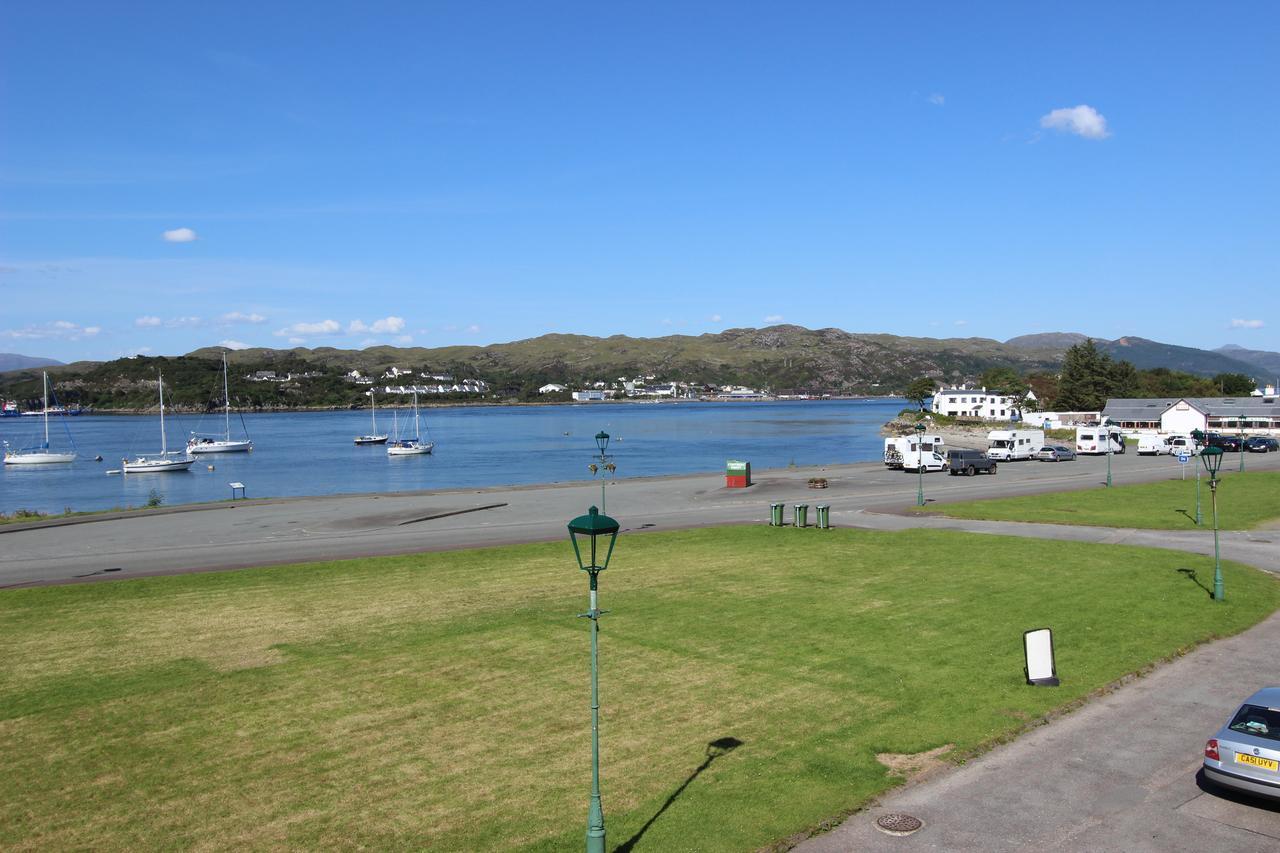 Skye Backpackers Vandrarhem Kyleakin Exteriör bild